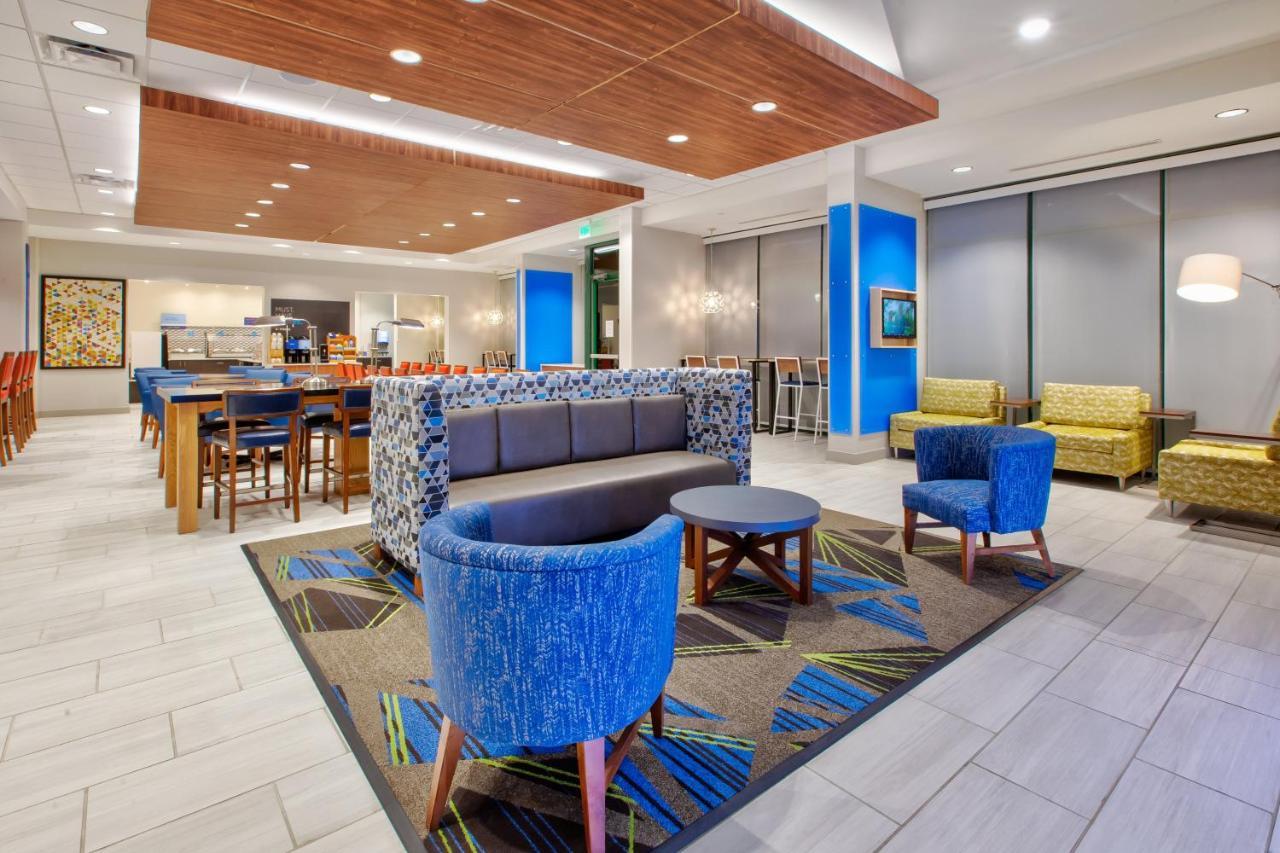 Holiday Inn Express Hotel & Suites Virginia Beach Oceanfront, An Ihg Hotel מראה חיצוני תמונה