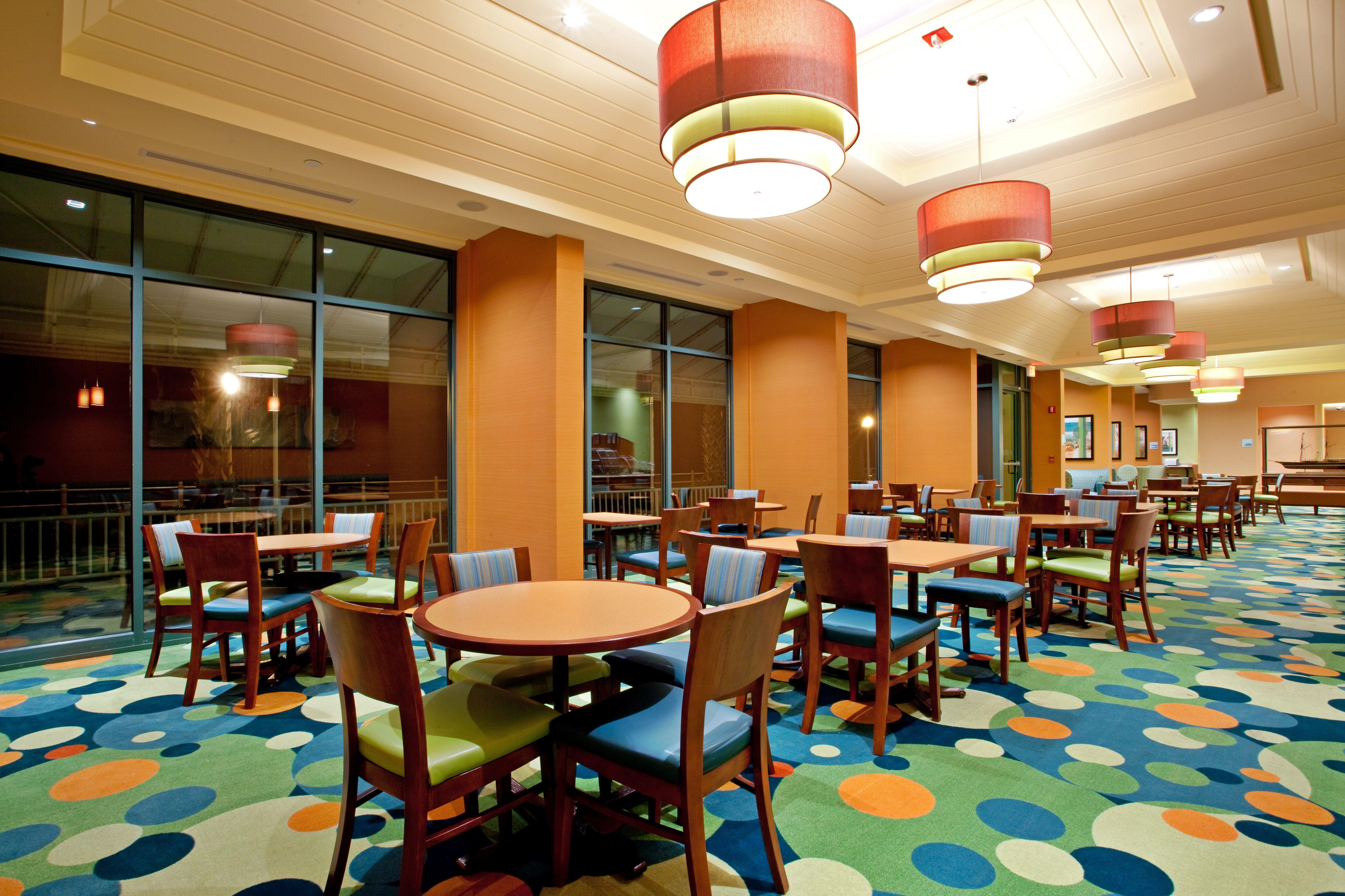 Holiday Inn Express Hotel & Suites Virginia Beach Oceanfront, An Ihg Hotel מראה חיצוני תמונה