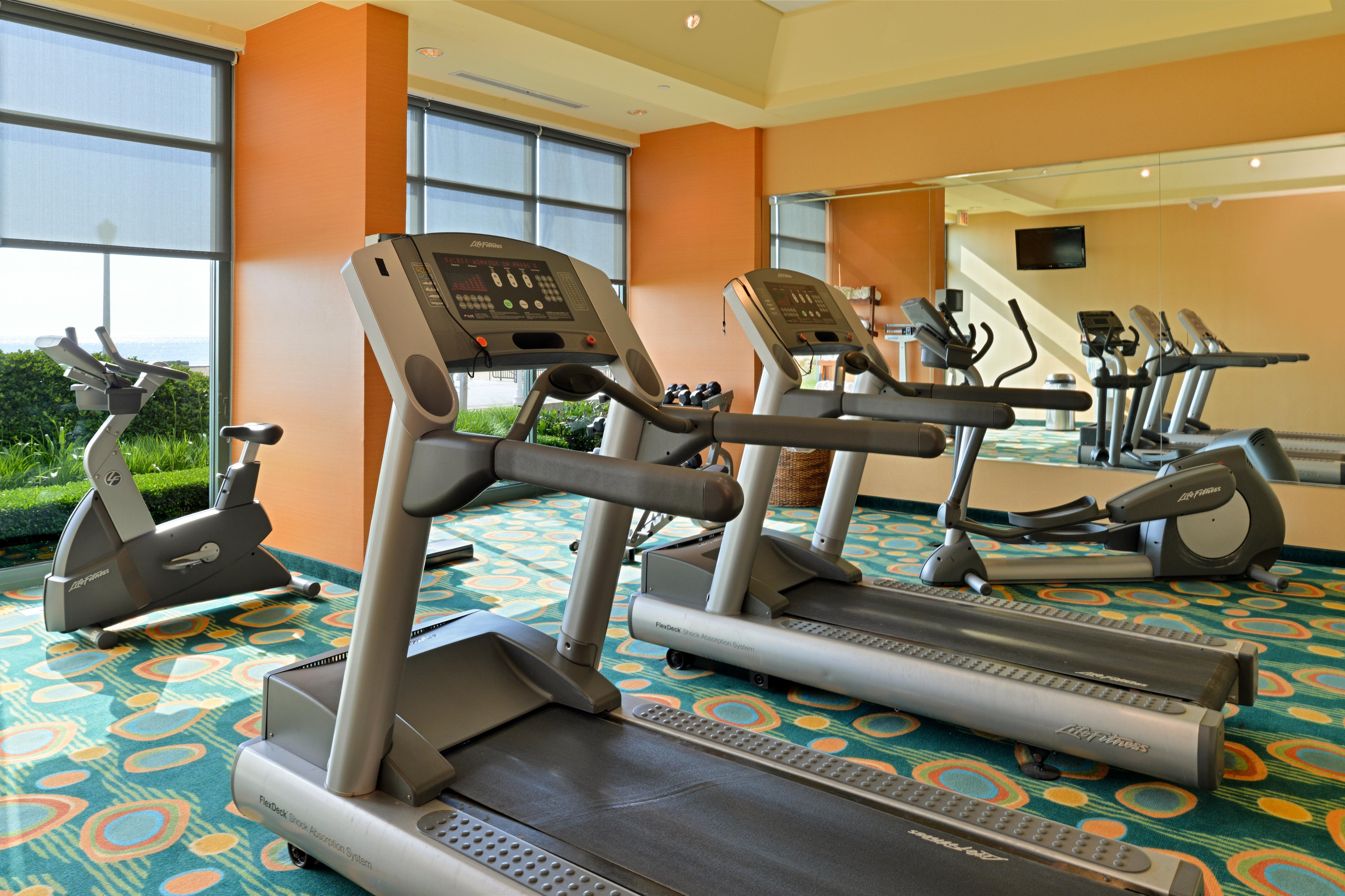 Holiday Inn Express Hotel & Suites Virginia Beach Oceanfront, An Ihg Hotel מראה חיצוני תמונה