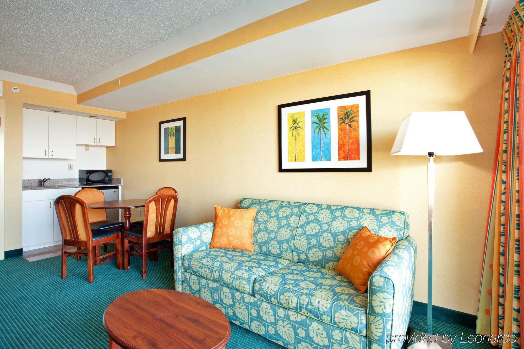 Holiday Inn Express Hotel & Suites Virginia Beach Oceanfront, An Ihg Hotel חדר תמונה